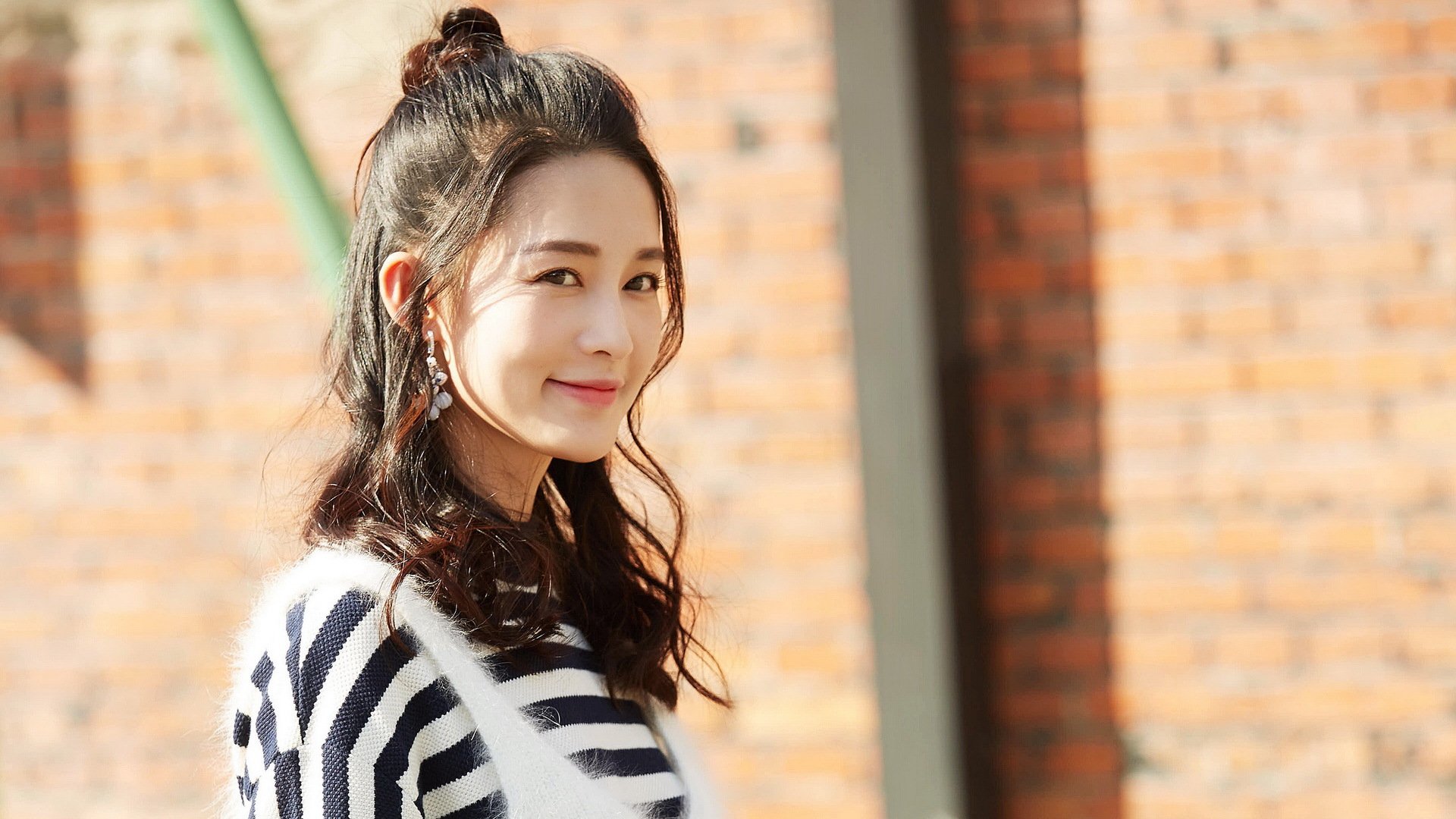 开云平台-新星闪耀与铁血围剿，杰伦·格林火山喷发，猛龙以窒息防守绞杀掘金不败金身