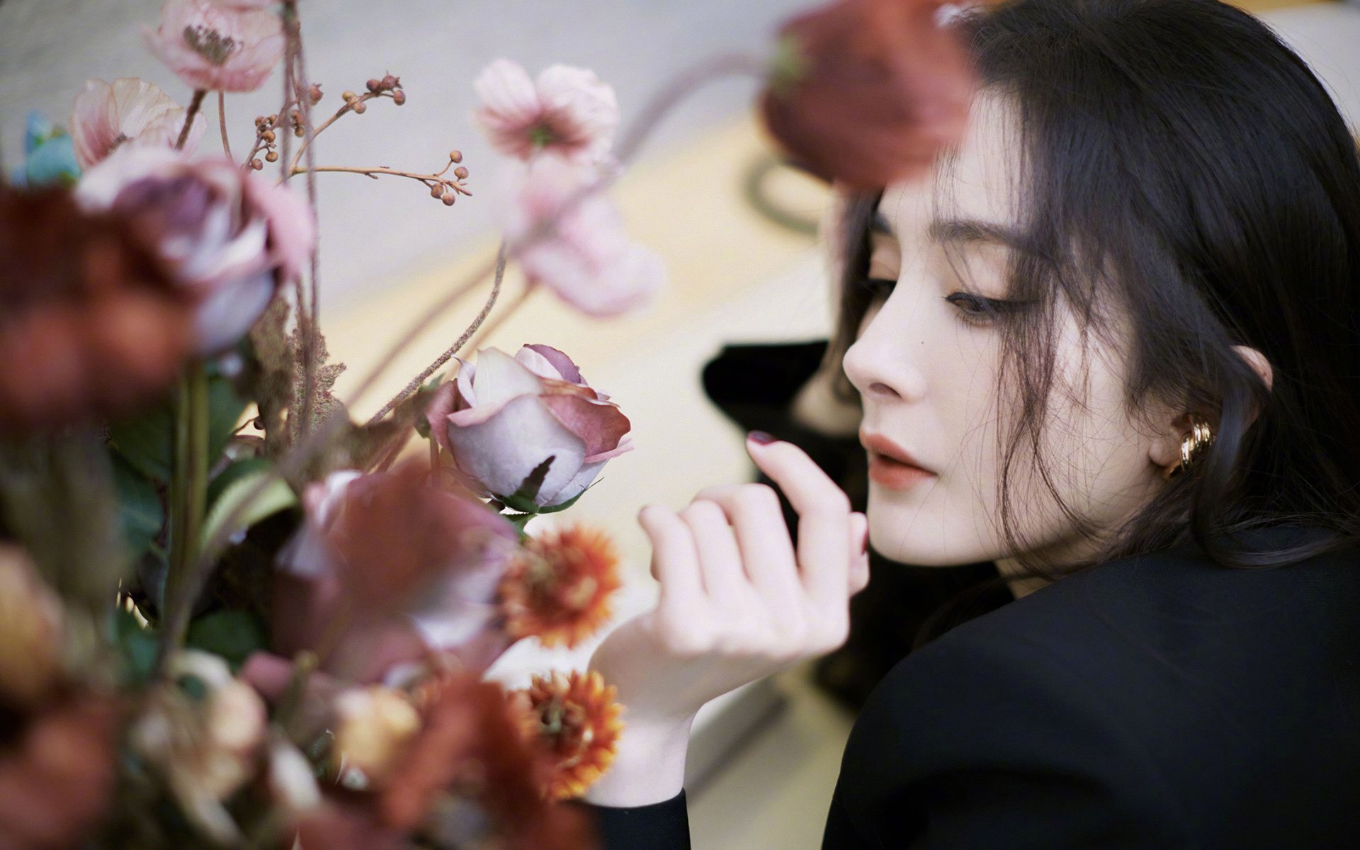 -巅峰的双重奏，当国家德比遇见横扫，体育如何同时点燃两个世界的狂澜