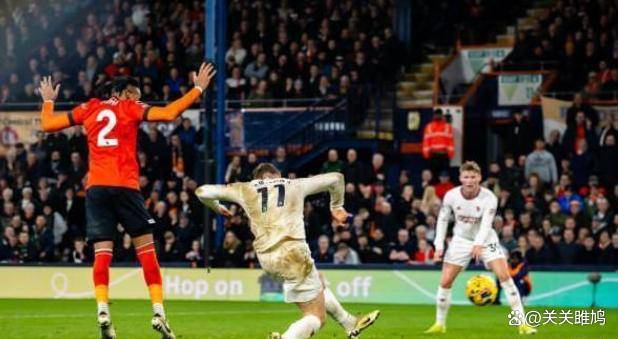 那不勒斯对阵曼联,迪亚斯发挥堪称完美 那不勒斯对阵曼联,迪亚斯发挥堪称完美