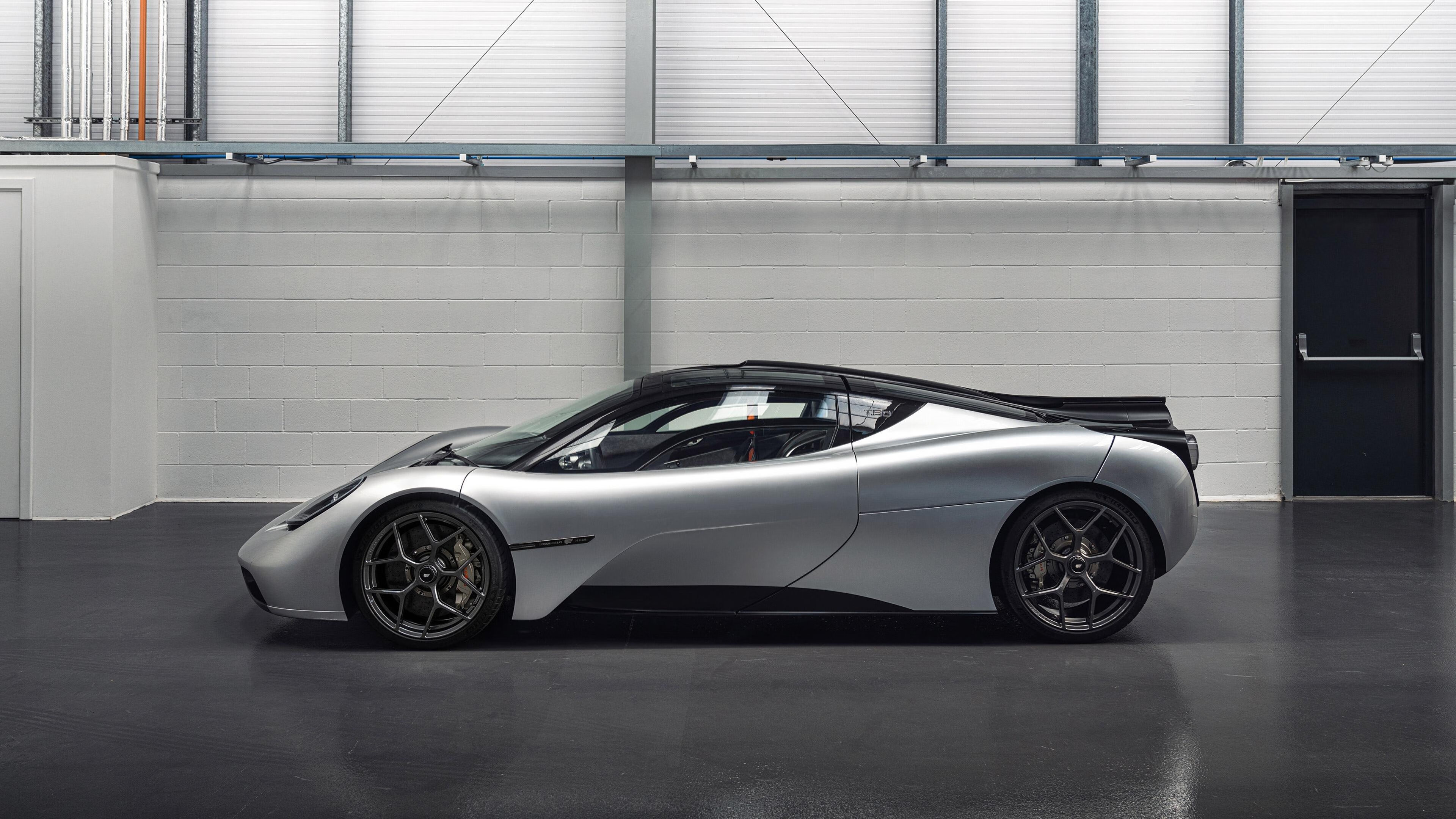 贝林厄姆的青春风暴，当19岁的轰鸣击碎瑞士的精密齿轮