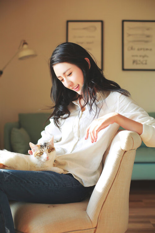 开云体育在线-范戴克一夫当关，皇马淘汰赛力克安哥拉